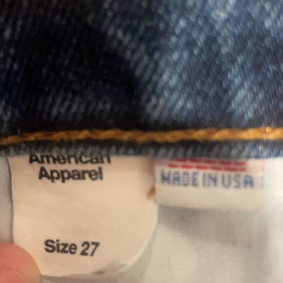 Ladies AMERICAN APPAREL DENIM SHORTS - Picture 3 of 5